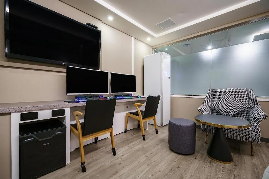 Haeundae Wow Motel Busan 2*,  South Korea